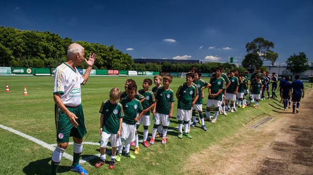 Palmeiras Camp fará meninos e meninas vivenciarem semana de atleta